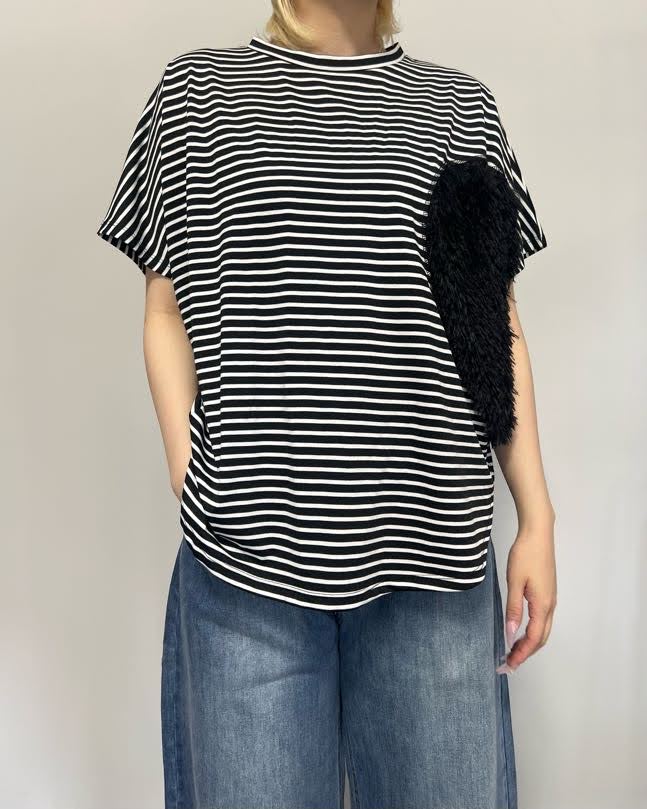 HEART border Tee