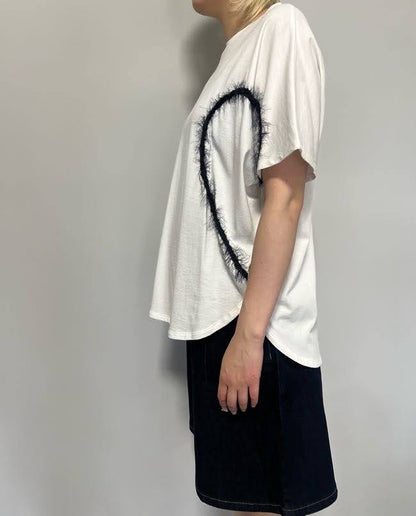 HEART cord embroidery Tee
